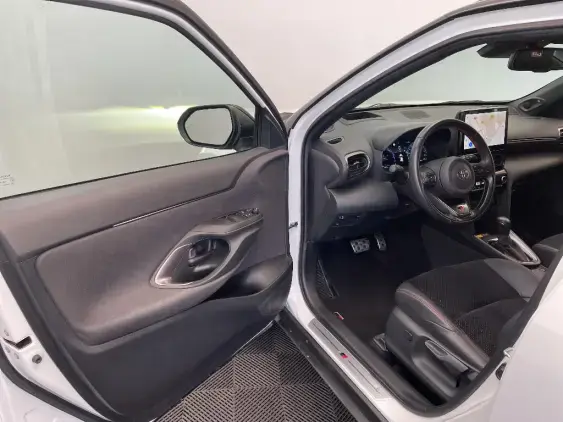 TOYOTA YARIS CROSS I - voiture d'occasion - Photo 19