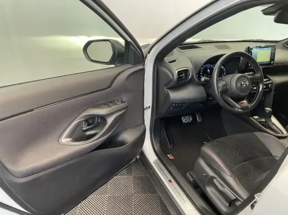 TOYOTA YARIS CROSS I - voiture d'occasion - Photo 19