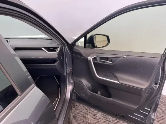 TOYOTA RAV4 V - voiture d'occasion - Photo 20
