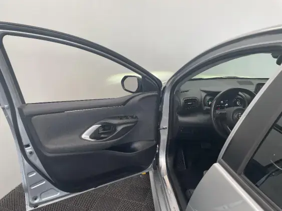 TOYOTA YARIS IV - voiture d'occasion - Photo 19