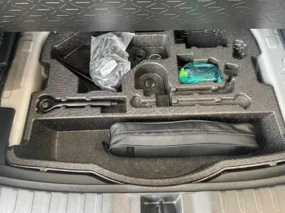 TOYOTA RAV4 V - voiture d'occasion - Photo 16