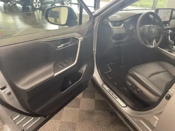 TOYOTA RAV4 V - voiture d'occasion - Photo 18