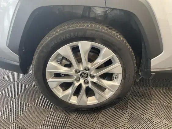 TOYOTA RAV4 V - voiture d'occasion - Photo 24