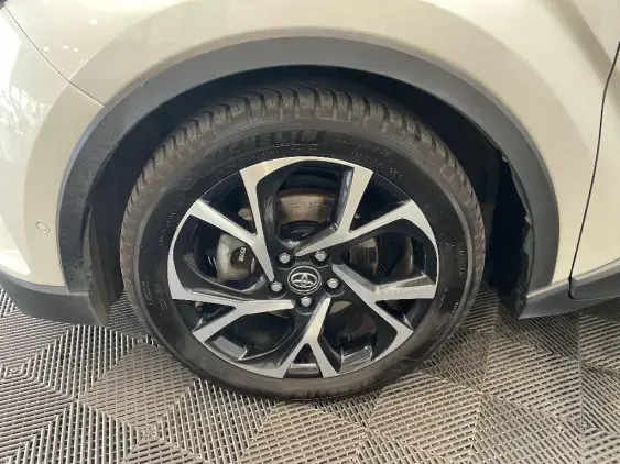 TOYOTA C-HR - voiture d'occasion - Photo 23