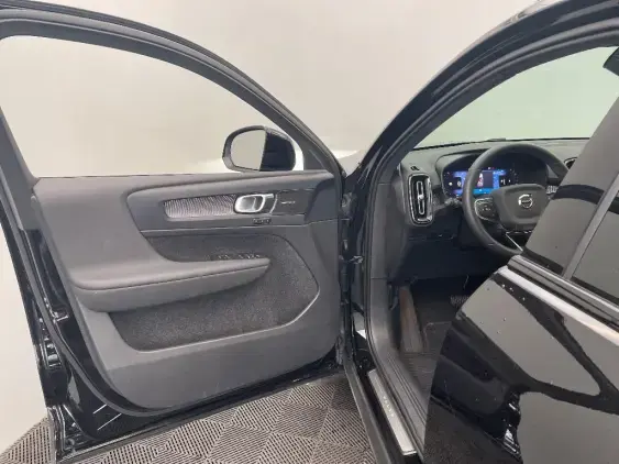 VOLVO XC40 - voiture d'occasion - Photo 19