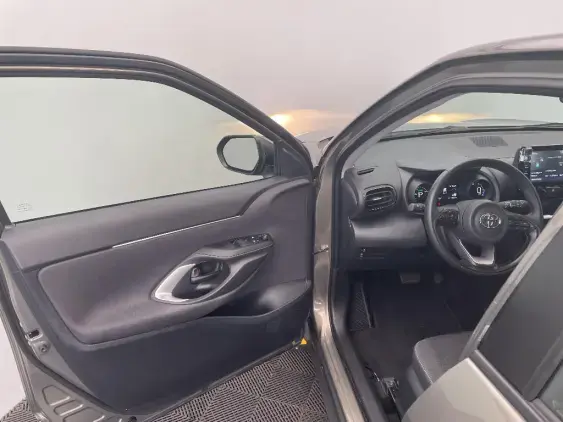 TOYOTA YARIS CROSS I - voiture d'occasion - Photo 19