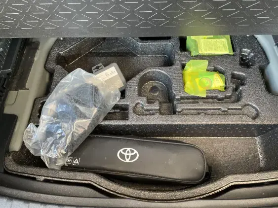 TOYOTA RAV4 V - voiture d'occasion - Photo 17