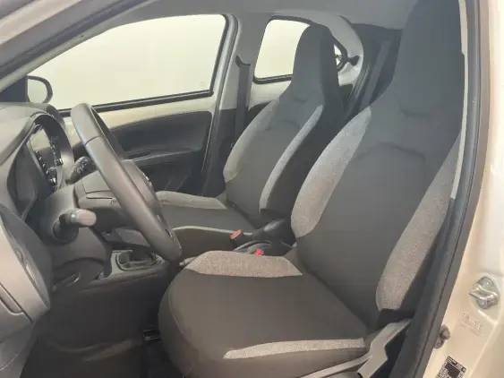 TOYOTA AYGO X - voiture d'occasion - Photo 18