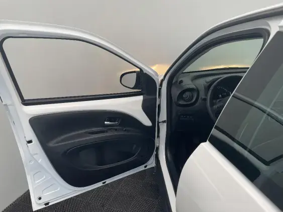 TOYOTA AYGO X - voiture d'occasion - Photo 19