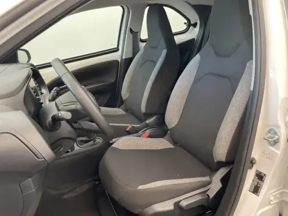 TOYOTA AYGO X - voiture d'occasion - Photo 18