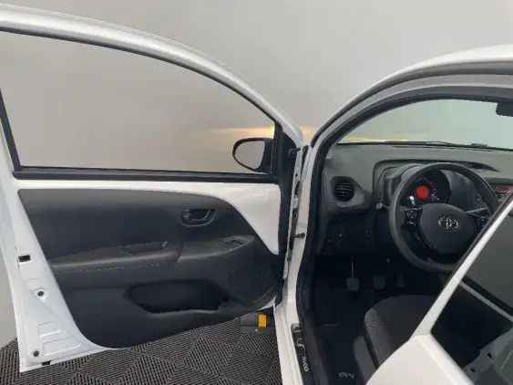 TOYOTA AYGO II - voiture d'occasion - Photo 18