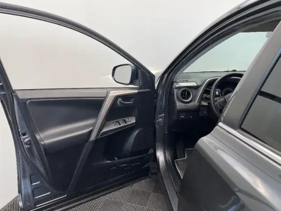 TOYOTA RAV4 IV - voiture d'occasion - Photo 19