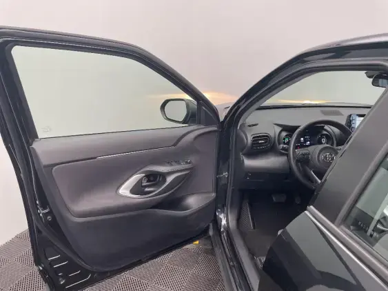TOYOTA YARIS CROSS I - voiture d'occasion - Photo 19