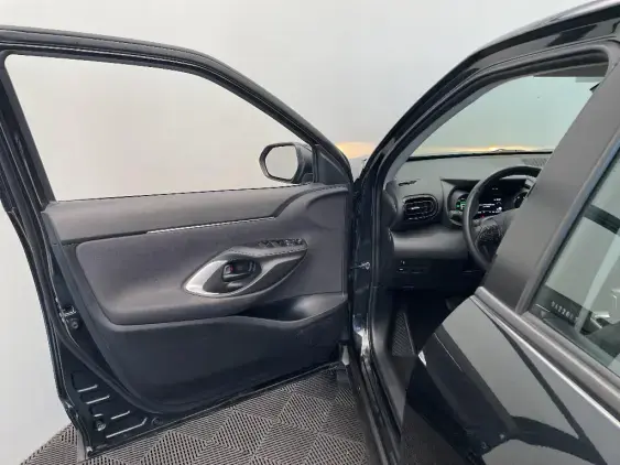 TOYOTA YARIS CROSS I - voiture d'occasion - Photo 19