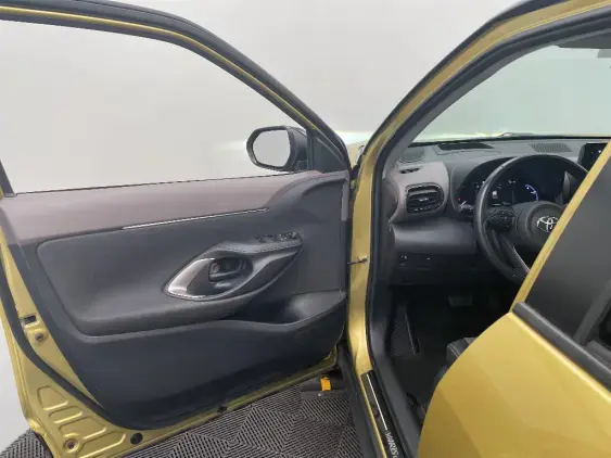 TOYOTA YARIS CROSS I - voiture d'occasion - Photo 19