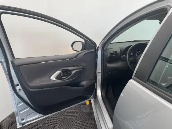 TOYOTA YARIS IV - voiture d'occasion - Photo 19