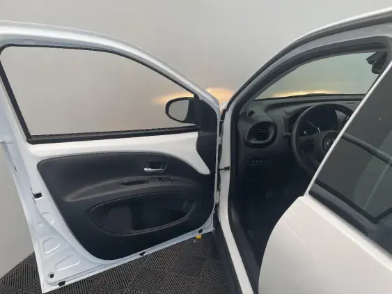 TOYOTA AYGO X - voiture d'occasion - Photo 19