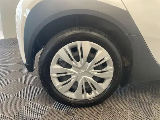 TOYOTA AYGO X - voiture d'occasion - Photo 25