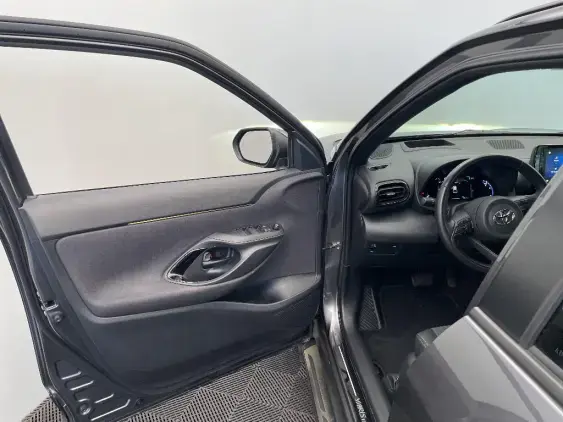 TOYOTA YARIS CROSS I - voiture d'occasion - Photo 19