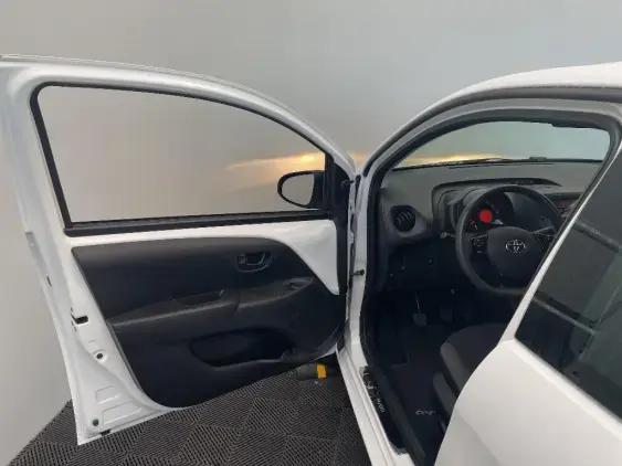TOYOTA AYGO II - voiture d'occasion - Photo 18