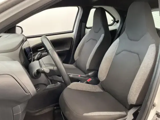 TOYOTA AYGO X - voiture d'occasion - Photo 18
