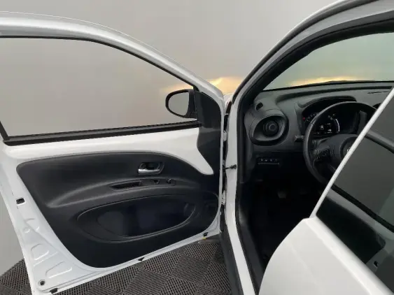 TOYOTA AYGO X - voiture d'occasion - Photo 19