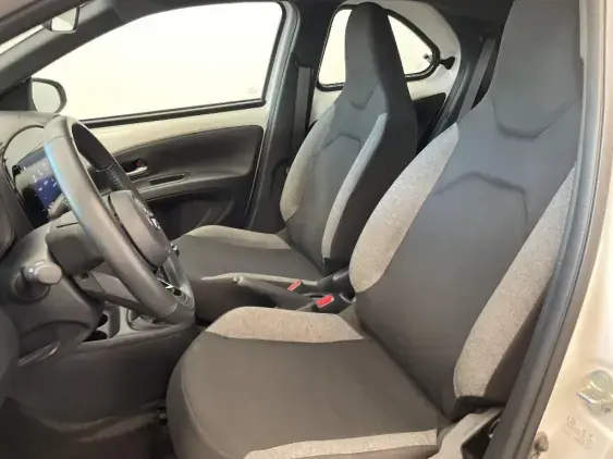 TOYOTA AYGO X - voiture d'occasion - Photo 18