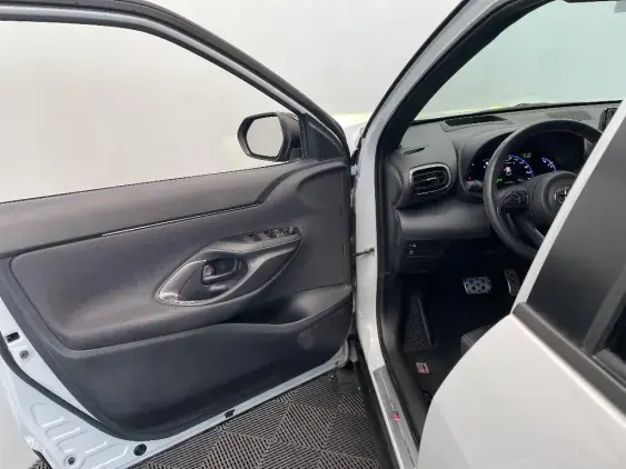 TOYOTA YARIS CROSS I - voiture d'occasion - Photo 19