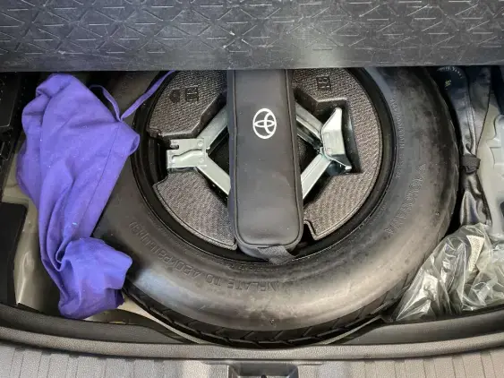 TOYOTA RAV4 V - voiture d'occasion - Photo 17