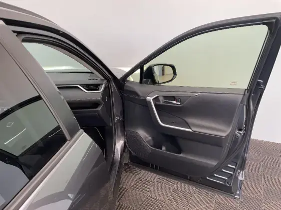 TOYOTA RAV4 V - voiture d'occasion - Photo 20