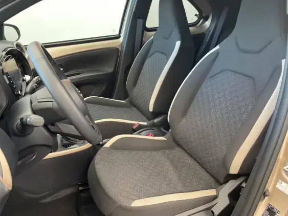 TOYOTA AYGO X - voiture d'occasion - Photo 18