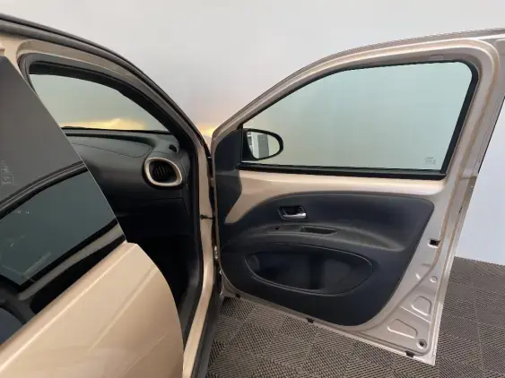 TOYOTA AYGO X - voiture d'occasion - Photo 20