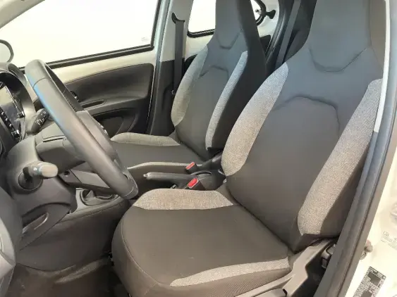 TOYOTA AYGO X - voiture d'occasion - Photo 18