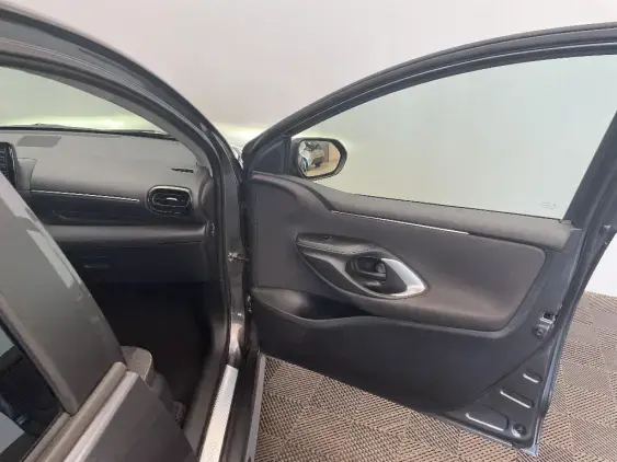 TOYOTA YARIS IV - voiture d'occasion - Photo 20