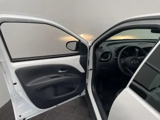 TOYOTA AYGO X - voiture d'occasion - Photo 19
