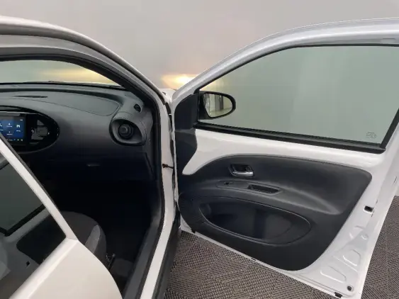 TOYOTA AYGO X - voiture d'occasion - Photo 20