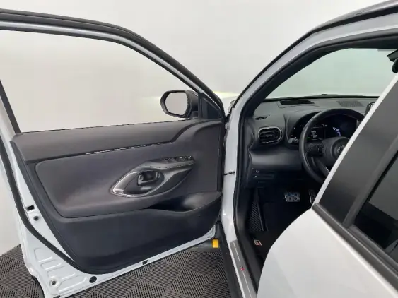 TOYOTA YARIS CROSS I - voiture d'occasion - Photo 19