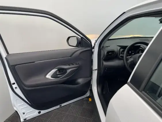 TOYOTA YARIS CROSS I - voiture d'occasion - Photo 19