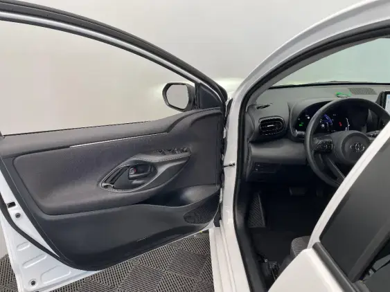 TOYOTA YARIS IV - voiture d'occasion - Photo 19