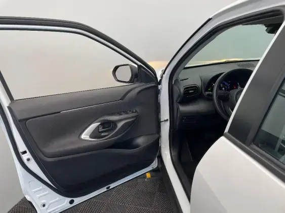 TOYOTA YARIS CROSS I - voiture d'occasion - Photo 19