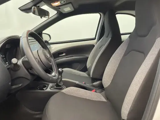 TOYOTA AYGO X - voiture d'occasion - Photo 18