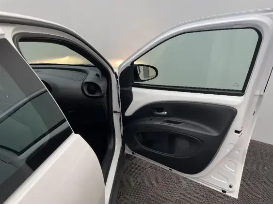 TOYOTA AYGO X - voiture d'occasion - Photo 20