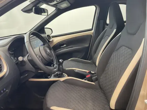 TOYOTA AYGO X - voiture d'occasion - Photo 18
