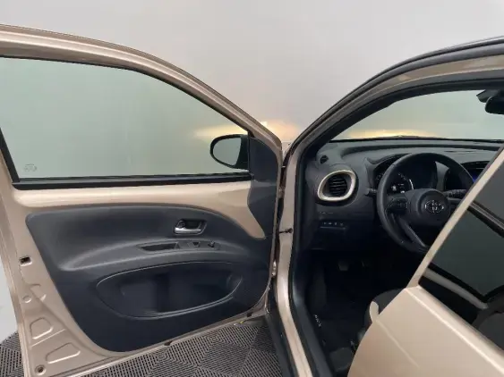 TOYOTA AYGO X - voiture d'occasion - Photo 19