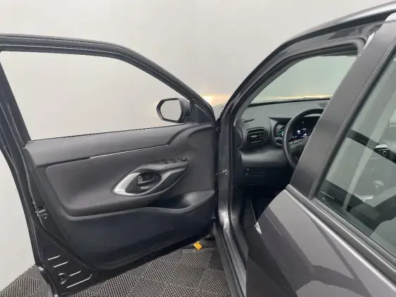 TOYOTA YARIS CROSS I - voiture d'occasion - Photo 19