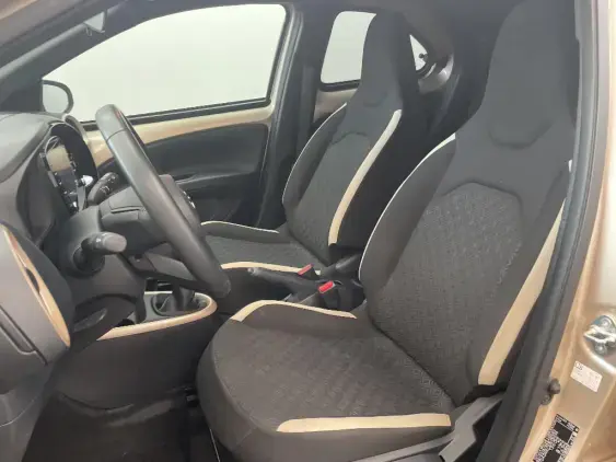 TOYOTA AYGO X - voiture d'occasion - Photo 18