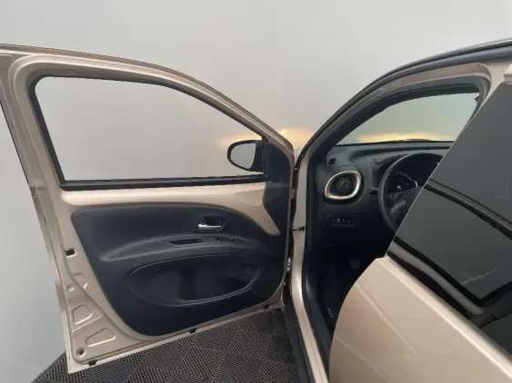 TOYOTA AYGO X - voiture d'occasion - Photo 19
