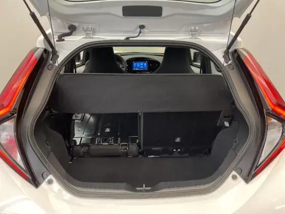 TOYOTA AYGO X - voiture d'occasion - Photo 16
