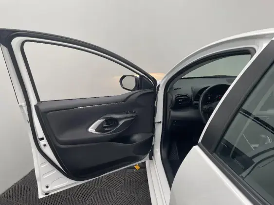 TOYOTA YARIS IV - voiture d'occasion - Photo 19