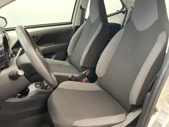 TOYOTA AYGO II - voiture d'occasion - Photo 17